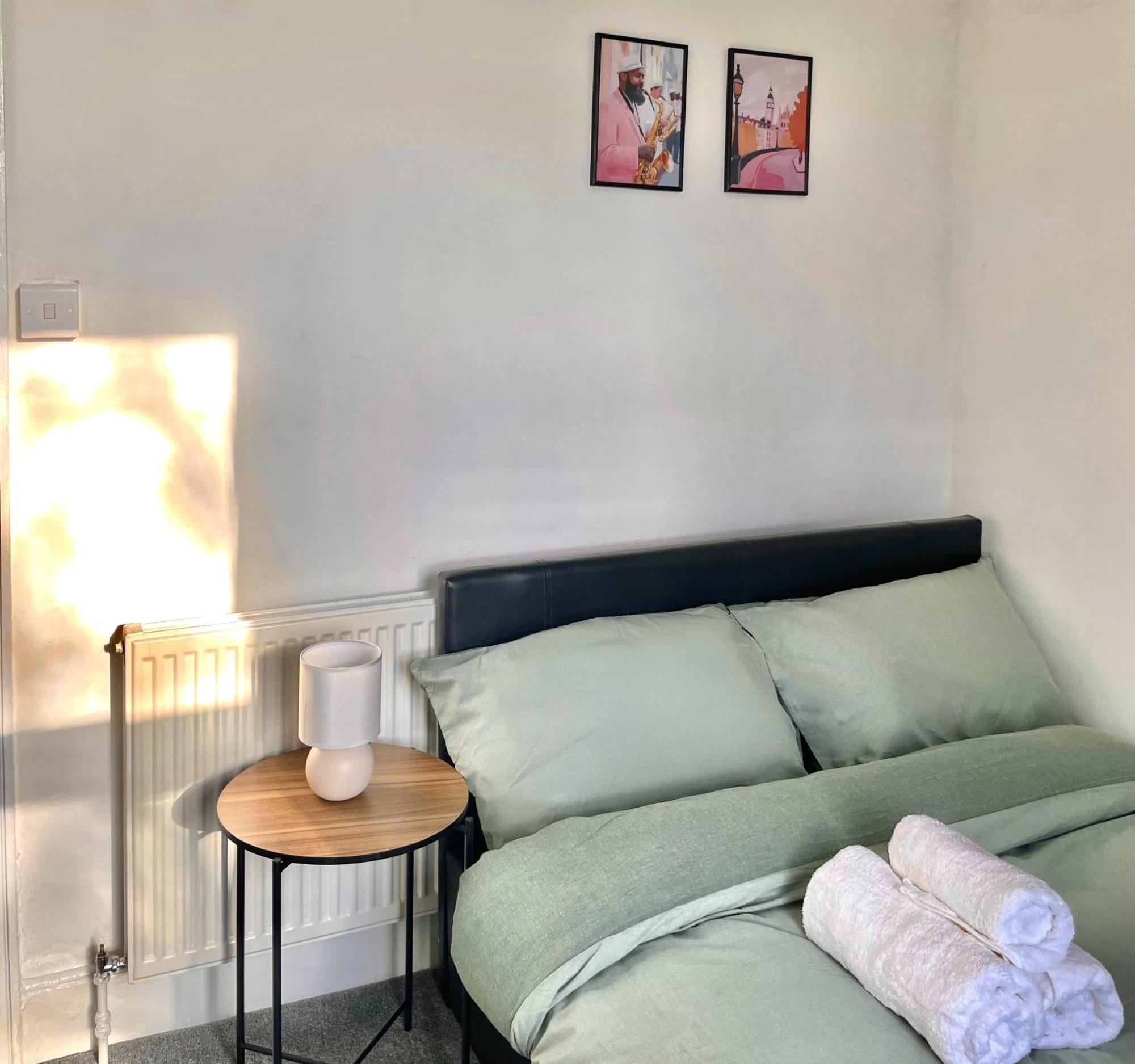 Cosy Double Rooms A Stones Throw From Wembley Stadium Londyn Pokój zdjęcie